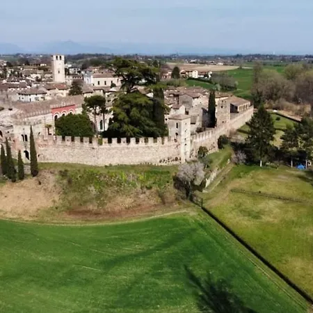 Villa Pace, Luminosita E Comodita A Due Passi Dal Garda