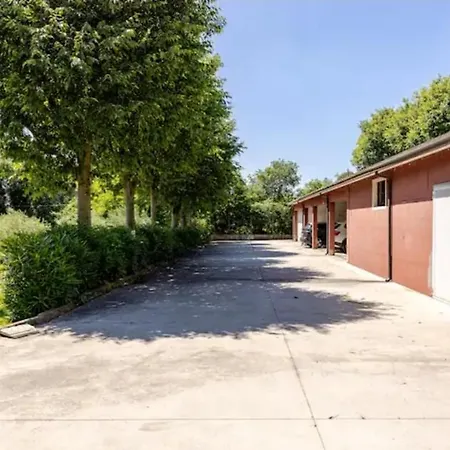 Pace, Luminosita E Comodita A Due Passi Dal Garda Villa *